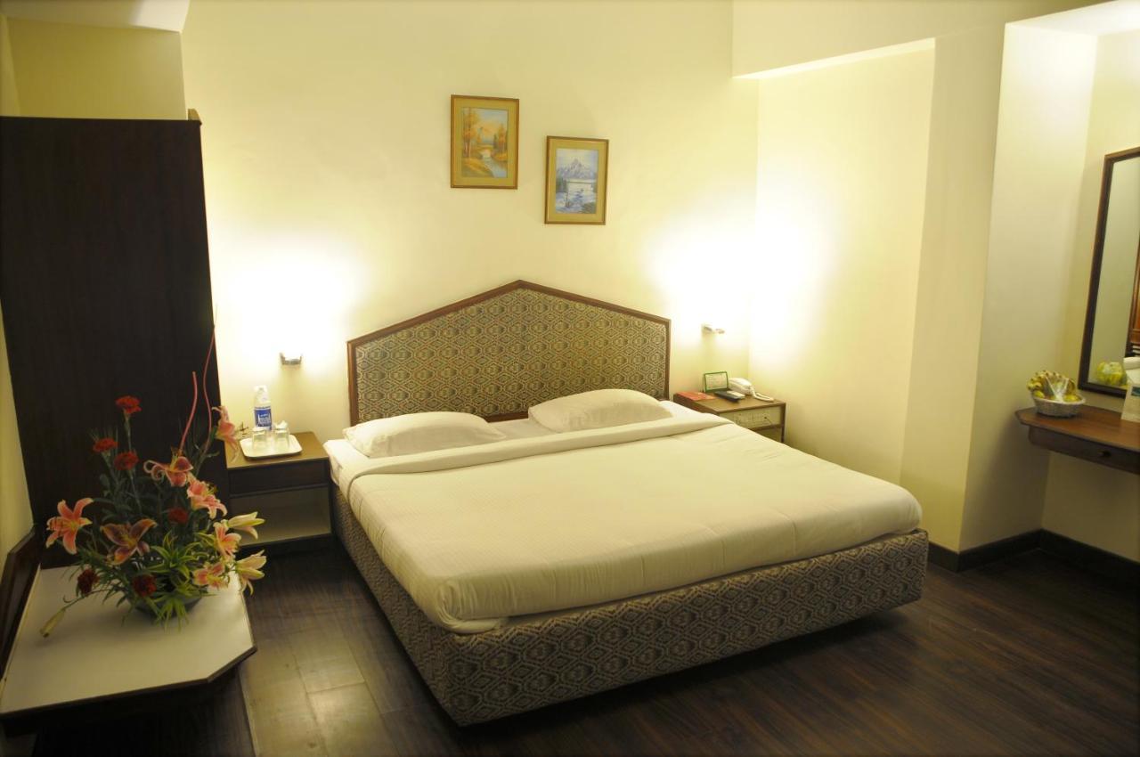 Nalapad'S Hotel Bangalore International Exteriör bild
