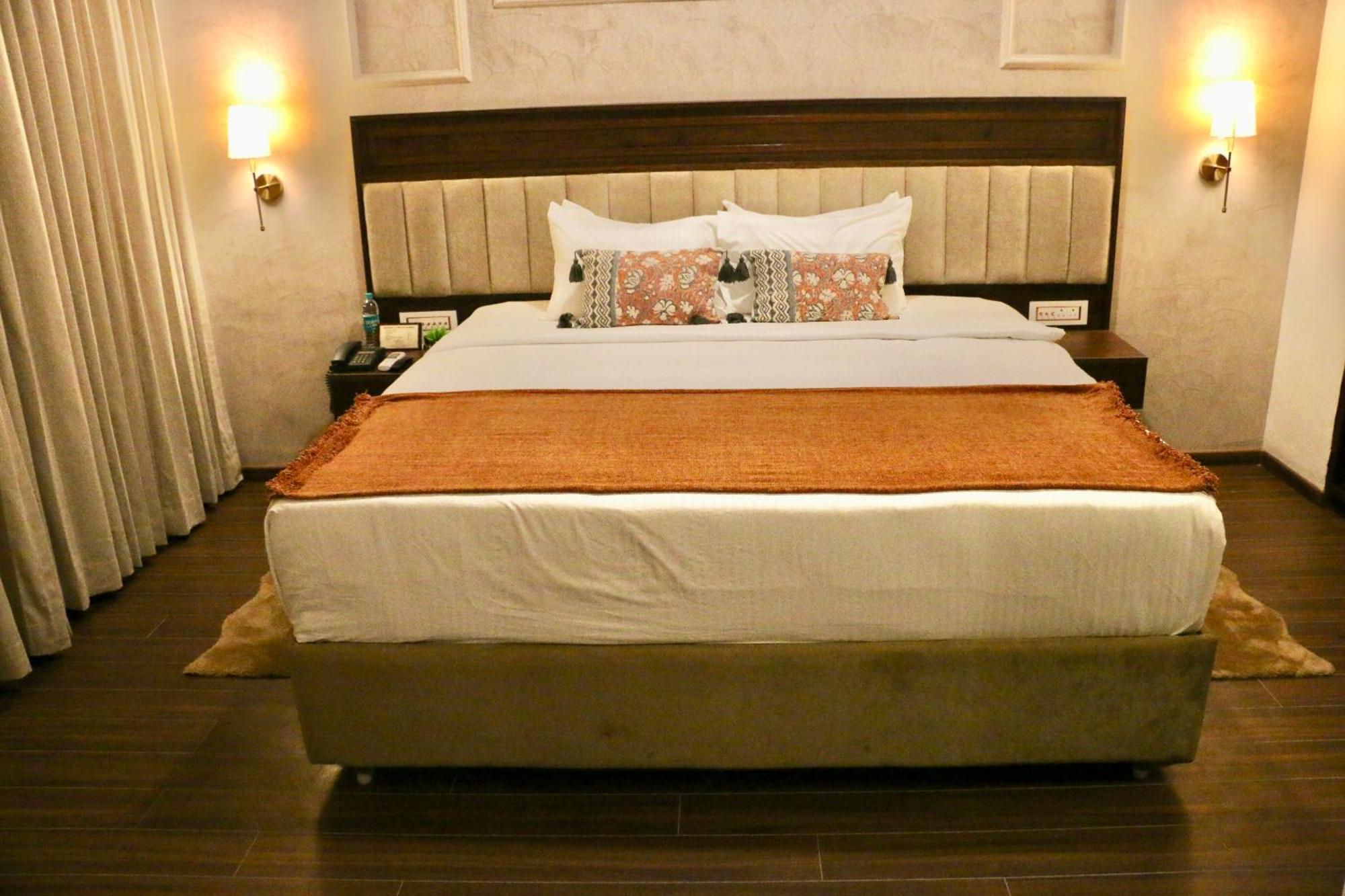 Nalapad'S Hotel Bangalore International Exteriör bild
