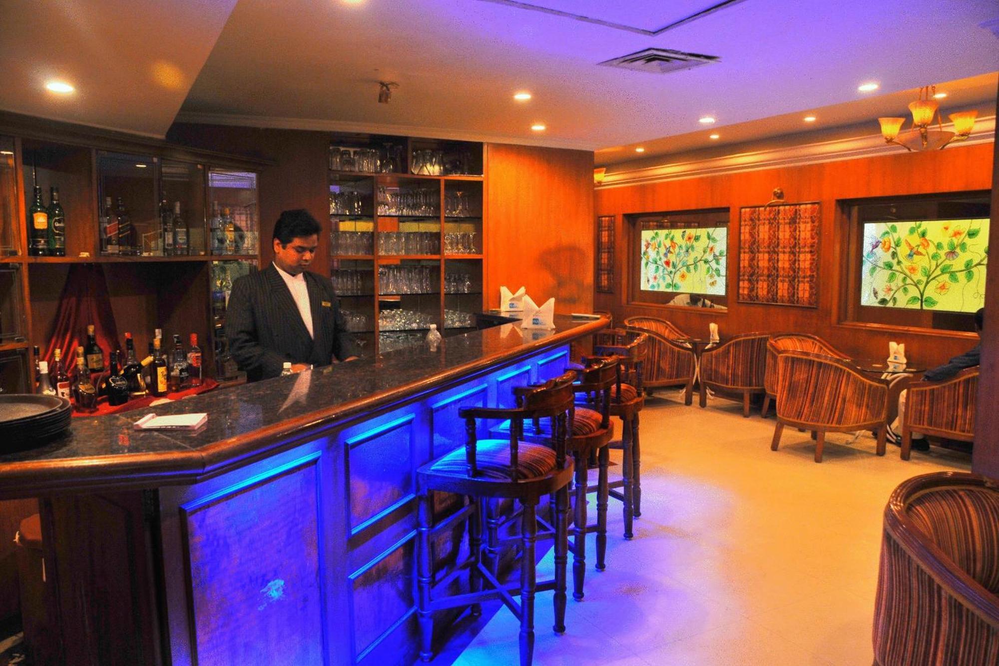 Nalapad'S Hotel Bangalore International Restaurang bild