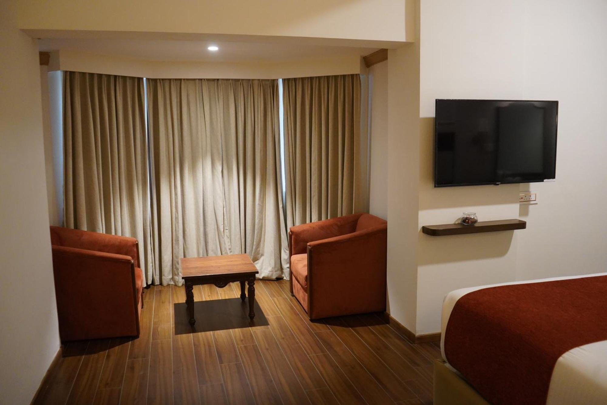 Nalapad'S Hotel Bangalore International Exteriör bild