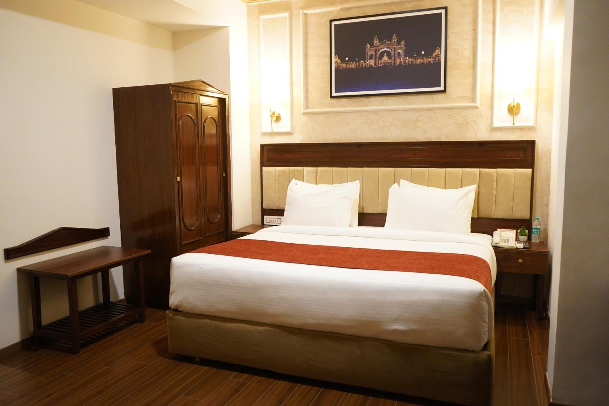 Nalapad'S Hotel Bangalore International Exteriör bild
