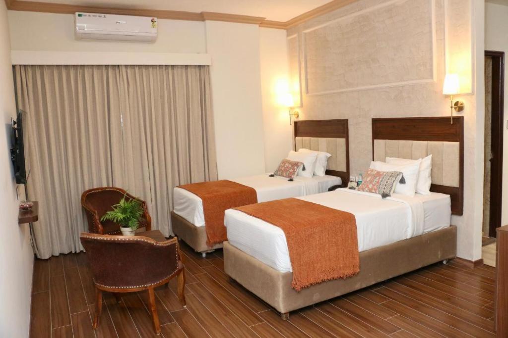 Nalapad'S Hotel Bangalore International Exteriör bild