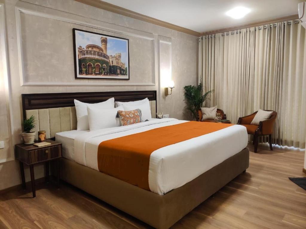 Nalapad'S Hotel Bangalore International Exteriör bild