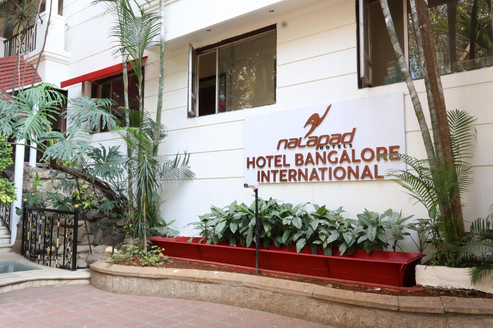 Nalapad'S Hotel Bangalore International Exteriör bild