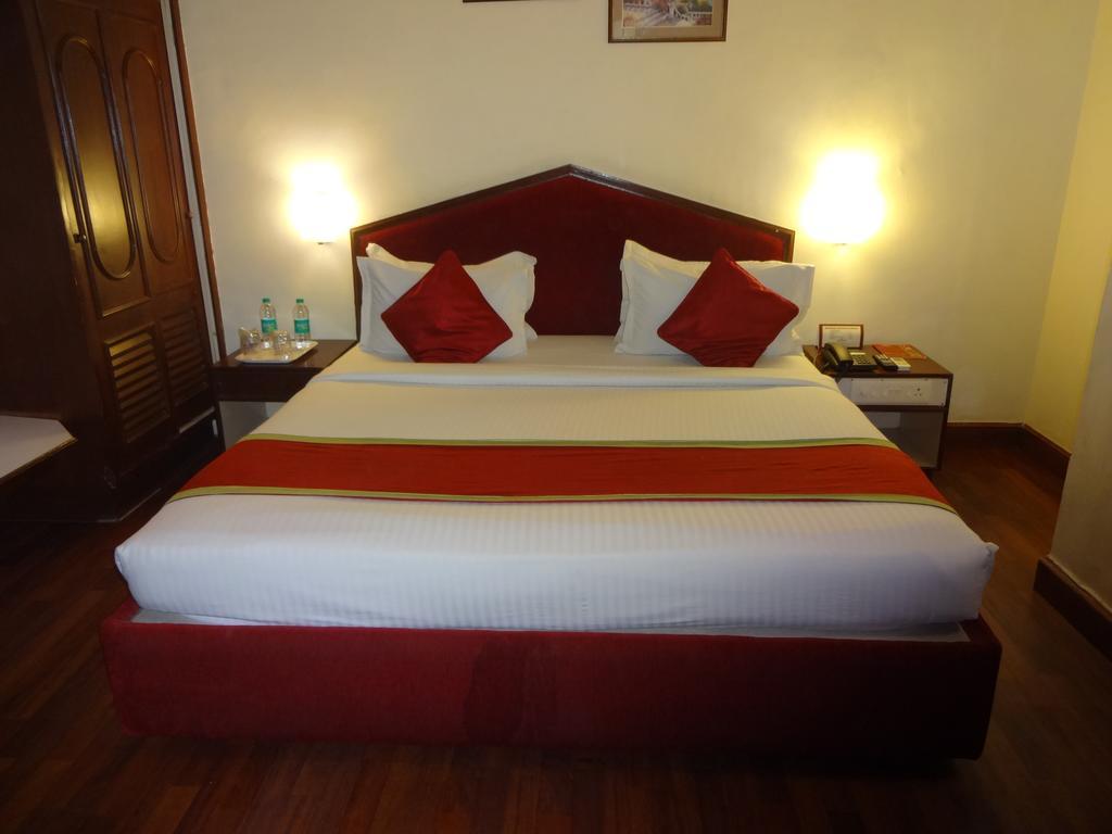 Nalapad'S Hotel Bangalore International Exteriör bild