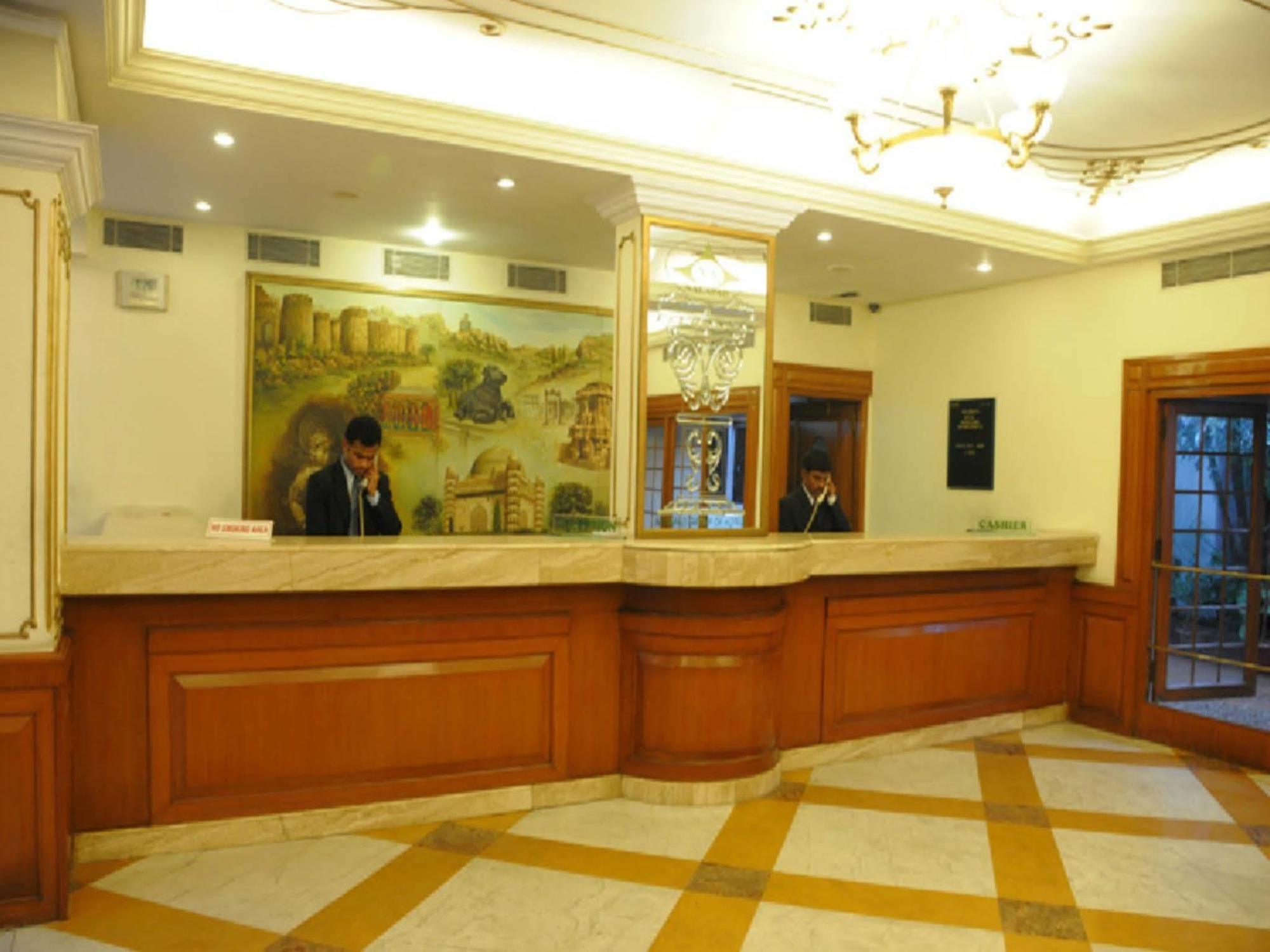 Nalapad'S Hotel Bangalore International Inreriör bild